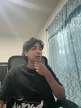 Snapshot of Pedestal_diamant chatting on March 2, 10:38 pm Pedestal diamant online show from March 2, 10:38 pm