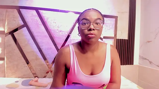 salem rosee online show from March 27, 1:44 am