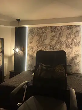 Snapshot of Dahlia-Rose chatting on February 12, 7:31 pm Dahlia-Rose online show from February 12, 7:31 pm