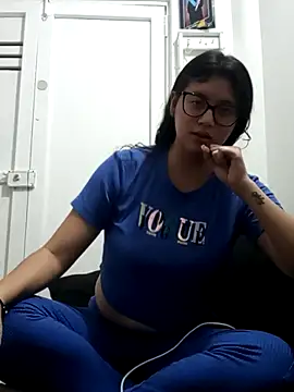 Snapshot of Dahlia-Rose chatting on February 25, 3:16 am Dahlia-Rose online show from February 25, 3:16 am