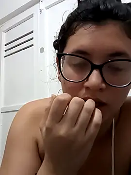 Snapshot of Dahlia-Rose chatting on February 28, 4:02 am Dahlia-Rose online show from February 28, 4:02 am