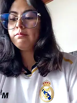 Snapshot of Mari-98 chatting on February 9, 6:01 pm Mari-98 online show from February 9, 6:01 pm