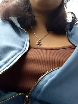 Snapshot of Mari-98 chatting on February 24, 7:01 pm Mari-98 online show from February 24, 7:01 pm