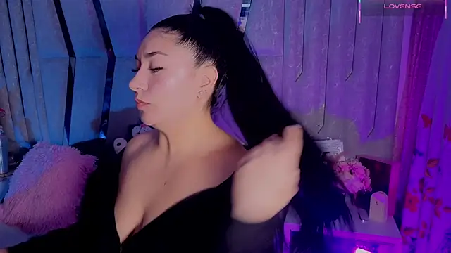 Snapshot of Grecia_Valmont chatting on February 16, 7:43 pm Grecia Valmont online show from February 16, 7:43 pm