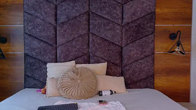 FernandaBrown   online show from February 24, 7:34 pm