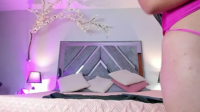 Jimena Adams online show from March 10, 7:30 pm