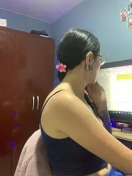 Snapshot of Sofii7 chatting on February 10, 11:31 pm Sofii7 online show from February 10, 11:31 pm