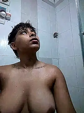 Snapshot of scarletfox__3 chatting on February 23, 1:47 am scarletfox 3 online show from February 23, 1:47 am