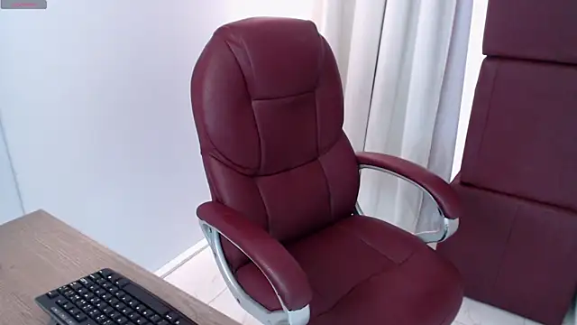 MiaAllure online show from April 5, 4:04 pm