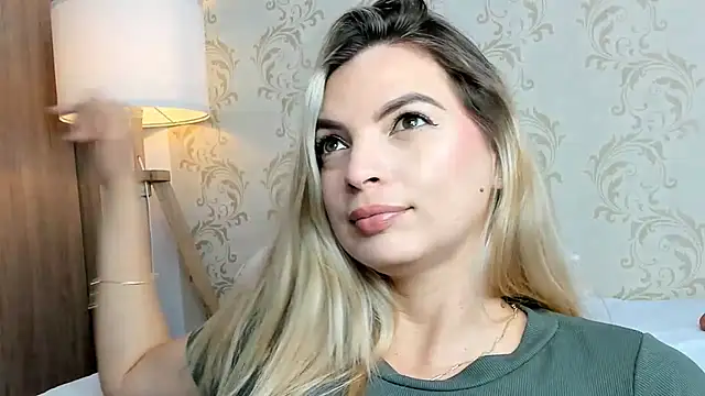 Snapshot of mahia_montenegro chatting on May 22, 8:03 pm mahia montenegro online show from May 22, 8:03 pm