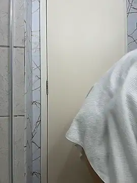 noe model online show from March 7, 4:59 pm