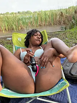 Snapshot of Ebony_Queeen chatting on May 13, 12:46 pm Ebony Queeen online show from May 13, 12:46 pm