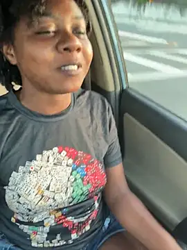 Snapshot of Ebony_Queeen chatting on May 22, 11:54 pm Ebony Queeen online show from May 22, 11:54 pm
