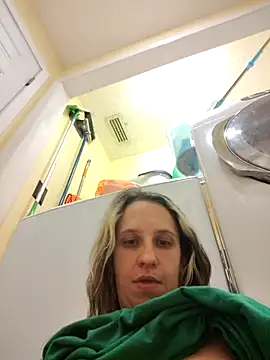 sexyymeli online show from March 31, 7:42 am