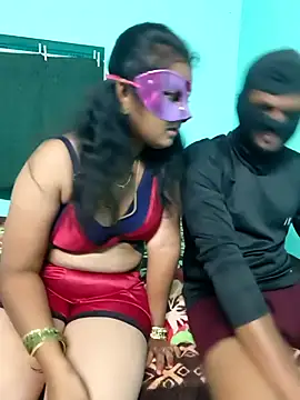 Snapshot of Tamilkannadacouple chatting on February 13, 4:47 pm Tamilkannadacouple online show from February 13, 4:47 pm