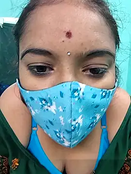 Snapshot of Tamilkannadacouple chatting on February 23, 5:27 am Tamilkannadacouple online show from February 23, 5:27 am