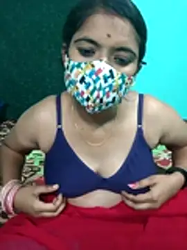 Snapshot of Tamilkannadacouple chatting on February 26, 5:23 pm Tamilkannadacouple online show from February 26, 5:23 pm