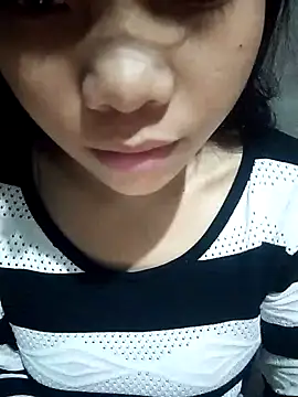 Snapshot of camtu00 chatting on February 9, 12:42 pm camtu00 online show from February 9, 12:42 pm