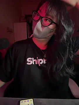 Snapshot of HaleyKin chatting on August 6, 1:35 pm HaleyKin online show from August 6, 1:35 pm