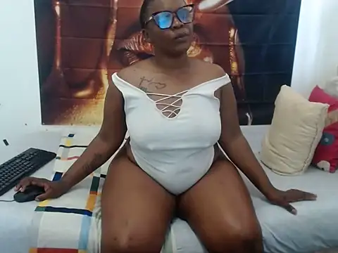 Queenteex6992 online show from June 30, 9:32 am