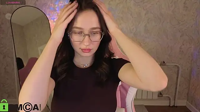 Snapshot of _Kiki_angel_ chatting on February 15, 7:51 am Kiki angel online show from February 15, 7:51 am