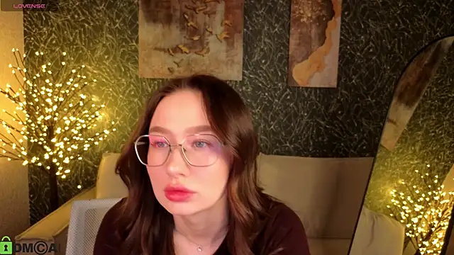 Snapshot of _Kiki_angel_ chatting on February 19, 1:45 am Kiki angel online show from February 19, 1:45 am