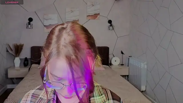  Kiki angel  online show from March 31, 1:07 am