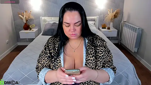 Snapshot of adele_crown chatting on February 19, 1:23 am adele crown online show from February 19, 1:23 am