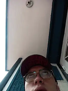 Emmanuel Lust online show from February 24, 11:52 am