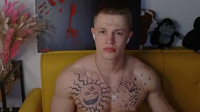 SterlingNoir online show from April 8, 9:04 pm