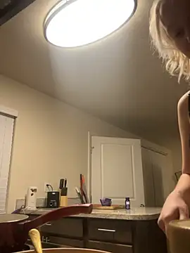 Marilynxo online show from February 16, 6:31 am