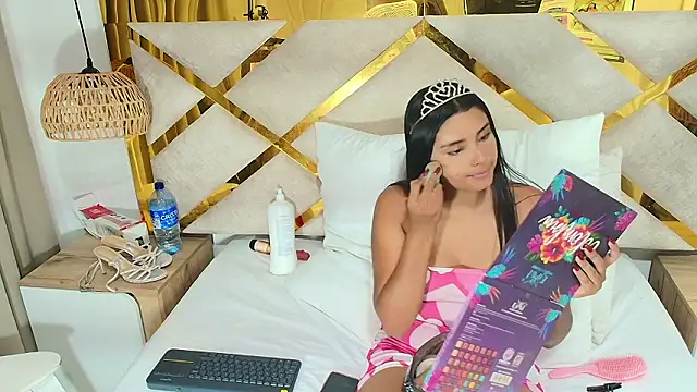 Madeline Foxxxy online show from February 24, 7:34 pm