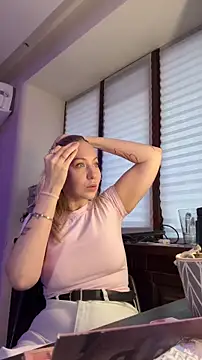 Snapshot of LovelyMiley chatting on February 27, 1:44 pm LovelyMiley online show from February 27, 1:44 pm