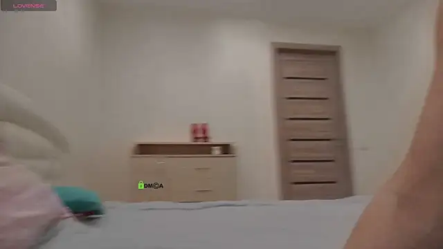 ShamlesssAdell online show from April 4, 7:44 pm