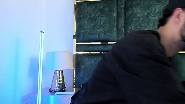 GaelyCoral online show from April 8, 11:10 am