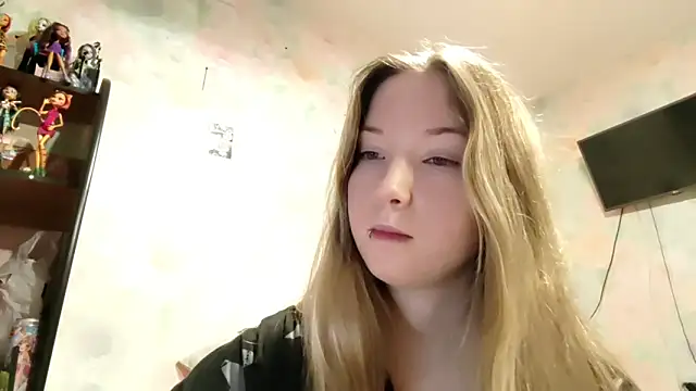 Snapshot of TiaBIanks chatting on February 14, 1:46 am TiaBIanks online show from February 14, 1:46 am