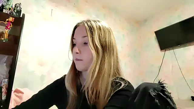 TiaBIanks online show from March 11, 9:48 am