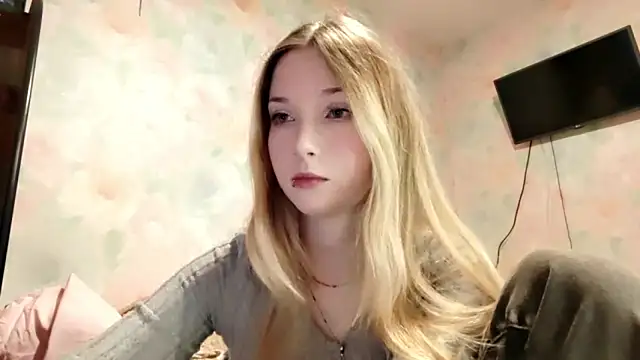 TiaBIanks online show from April 10, 11:37 am