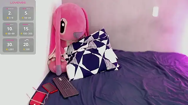 Snapshot of sweet_angel_med chatting on February 11, 9:25 am sweet angel med online show from February 11, 9:25 am