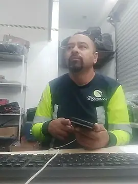 Snapshot of OMARMEX1 chatting on May 6, 1:38 pm OMARMEX1 online show from May 6, 1:38 pm