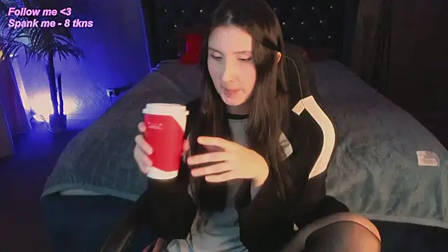 Snapshot of avrora_shy_ chatting on March 3, 12:33 pm avrora shy online show from March 3, 12:33 pm