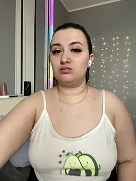 Snapshot of lipsi_vikki chatting on February 25, 7:40 am lipsi vikki online show from February 25, 7:40 am