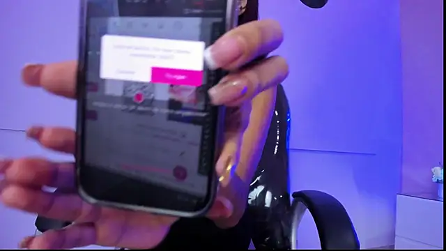 Emma Hearts online show from February 6, 3:55 am