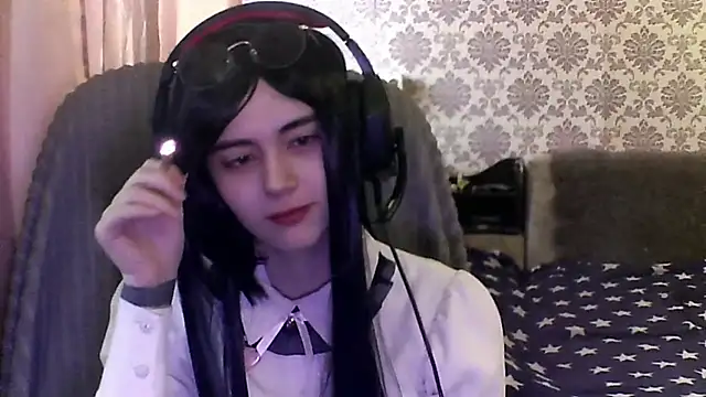 Snapshot of Angels_corner chatting on February 11, 6:29 am Angels corner online show from February 11, 6:29 am