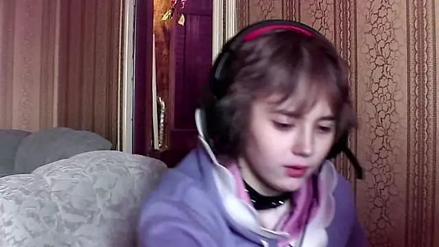 Snapshot of Angels_corner chatting on March 4, 9:48 am Angels corner online show from March 4, 9:48 am