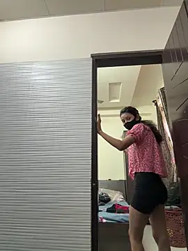 raavigirl online show from March 22, 6:28 am