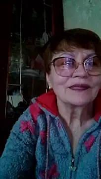 SophieBurns online show from March 28, 1:33 pm