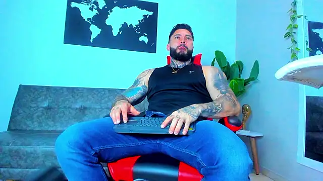 Snapshot of Alessrose chatting on March 1, 7:27 pm Alessrose online show from March 1, 7:27 pm