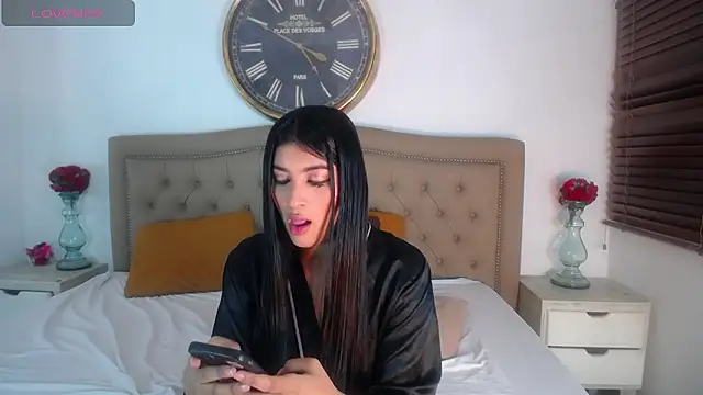 Snapshot of LucyVilla chatting on February 20, 4:42 am LucyVilla online show from February 20, 4:42 am