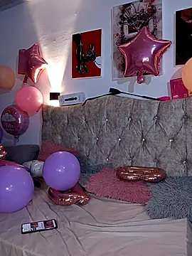 Snapshot of Kylei_grace chatting on February 22, 2:56 am Kylei grace online show from February 22, 2:56 am